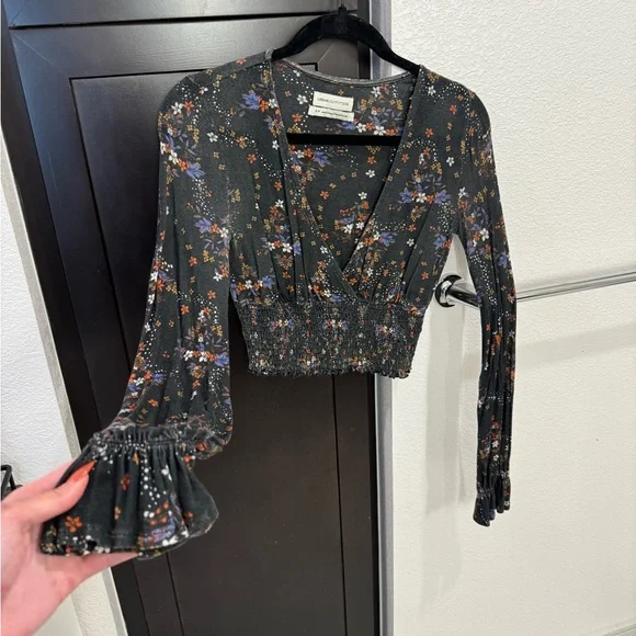 Urban Outfitters Floral Long Sleeve V Neck - Picture 5 of 9